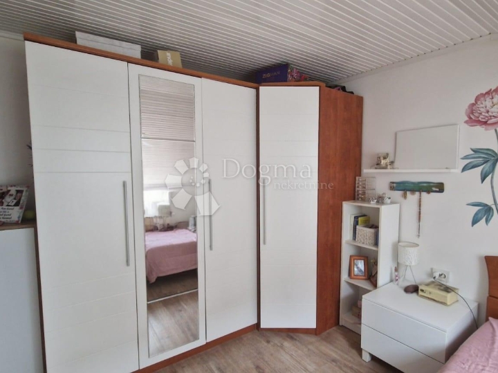 Belveder, 3S+DB,  83m2 (u naravi 100m2), novoadaptiran!