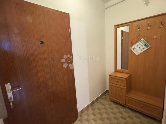 Škurinje jednosoban stan s lođom