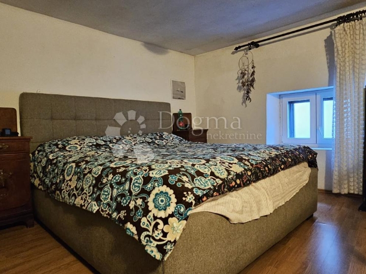 Kuća u srcu grada s impresivnom krovnom terasom