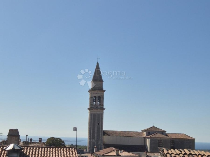 Kuća u srcu grada s impresivnom krovnom terasom