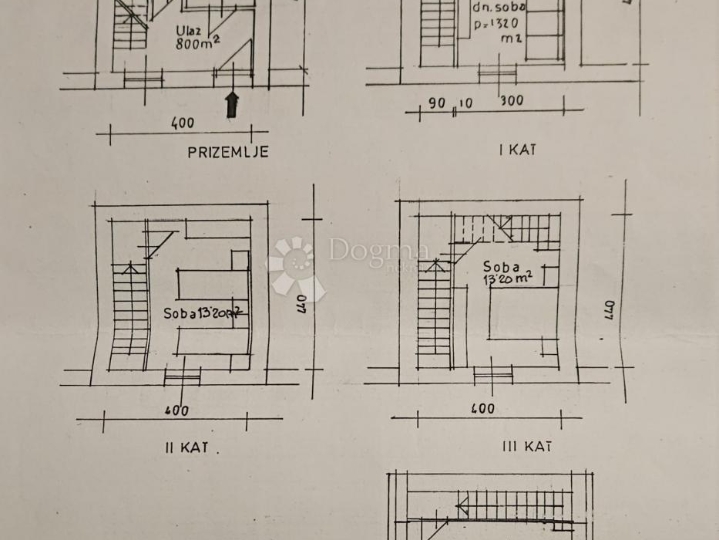 Kuća u srcu grada s impresivnom krovnom terasom