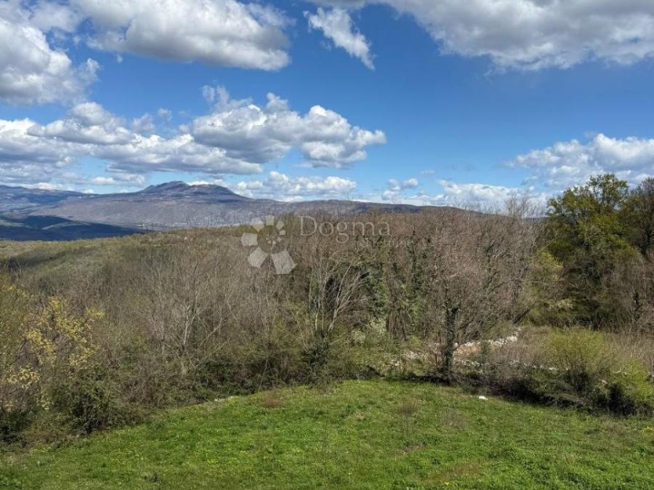 Spuštena cijena! Zemljište za villu iz snova! Top pogled, na rubu sela