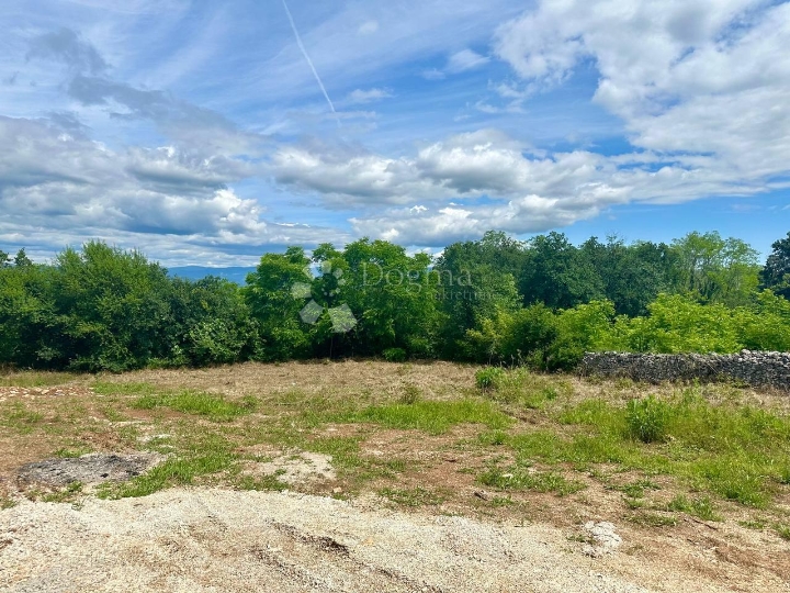 Spuštena cijena! Zemljište za villu iz snova! Top pogled, na rubu sela