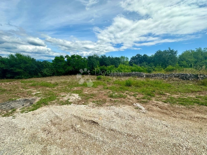 Spuštena cijena! Zemljište za villu iz snova! Top pogled, na rubu sela