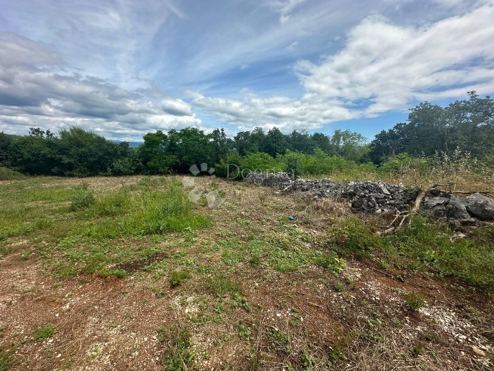 Spuštena cijena! Zemljište za villu iz snova! Top pogled, na rubu sela