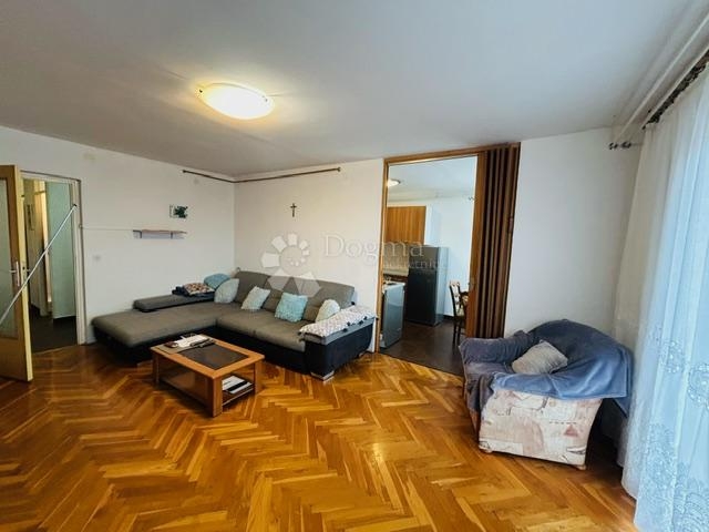 Komforan 2S+DB stan na Podmurvicama