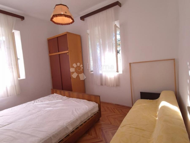 Kuća na Pašmanu niti 500m od mora!