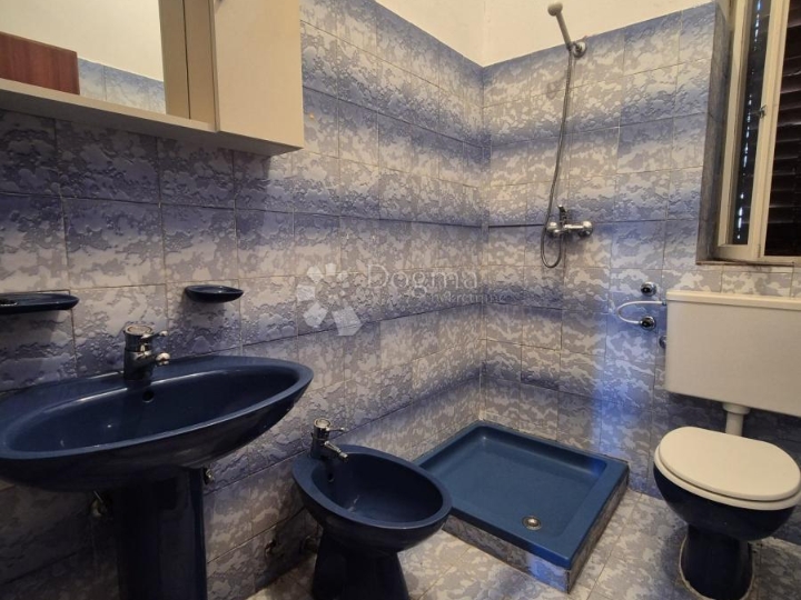 Kuća na Pašmanu niti 500m od mora!