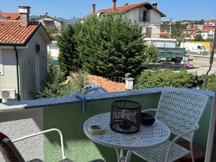 Rijeka, Srdoči, dvoetažni stan 86 m2