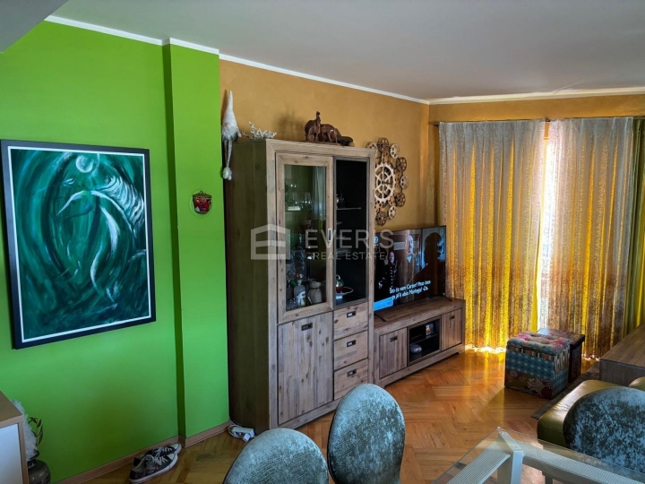 Rijeka, Srdoči, dvoetažni stan 86 m2