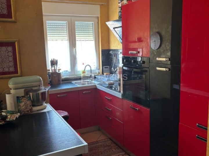 Rijeka, Srdoči, dvoetažni stan 86 m2