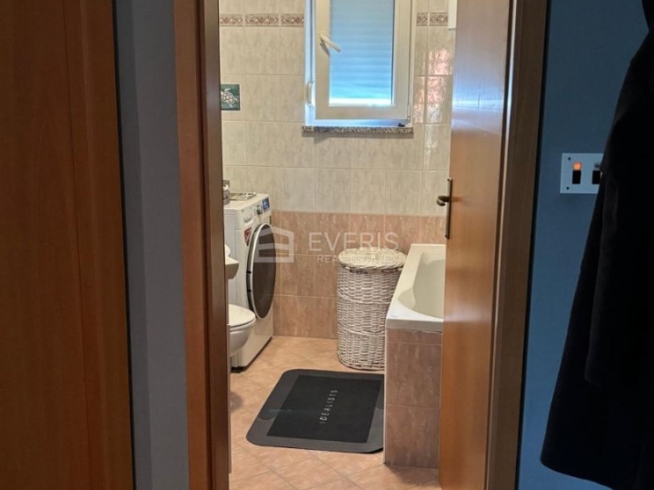 Rijeka, Srdoči, dvoetažni stan 86 m2