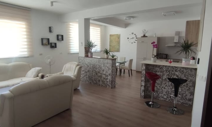 Pula, Gregovica, 2S+DB