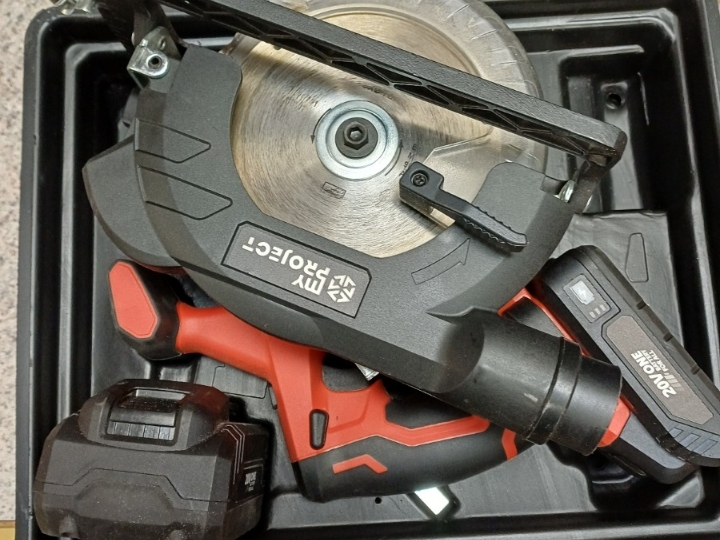 My project aku alati u kompletu