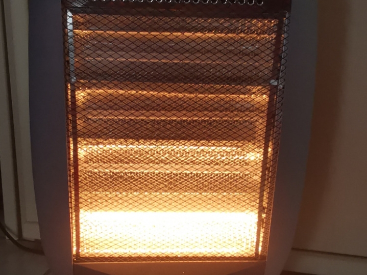 Iskra halogen HH09 grijalica