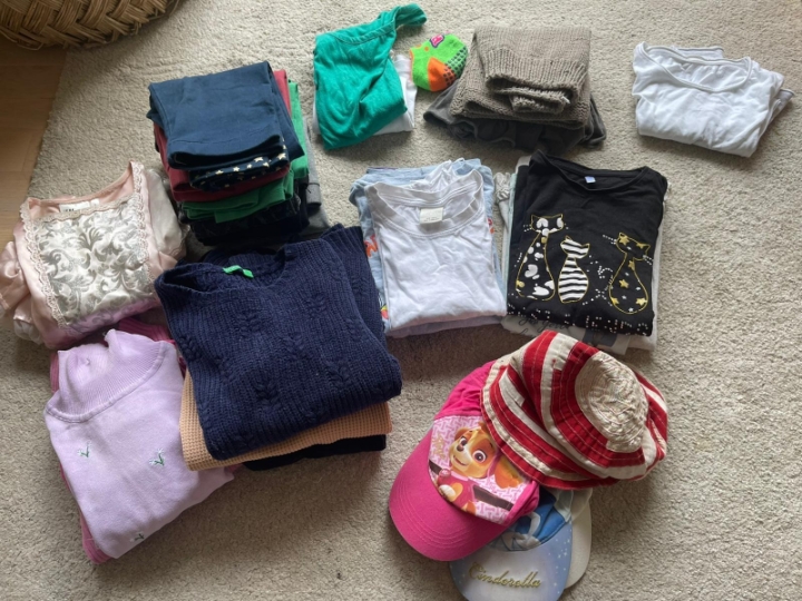 Odjeću, cipele za curicu poklanjam