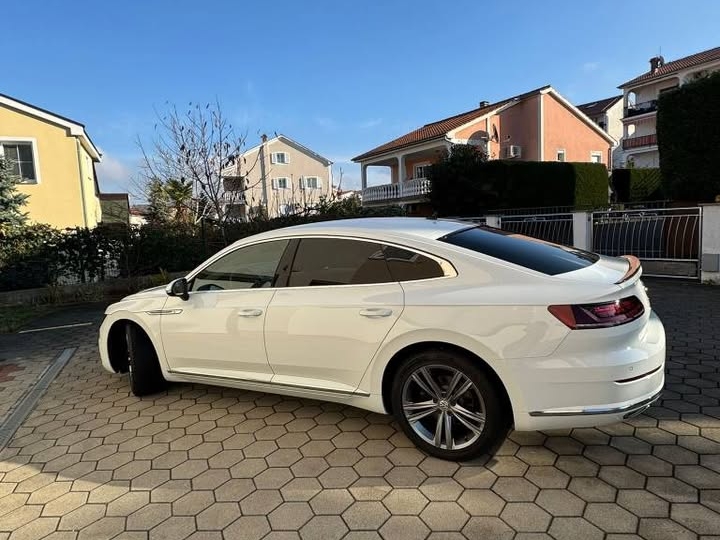 VW Arteon R-Line