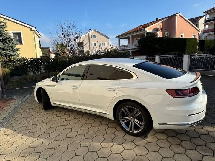 VW Arteon R-Line