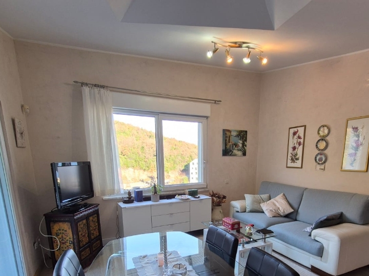 Opatija, 2S+DB s terasom i garažom