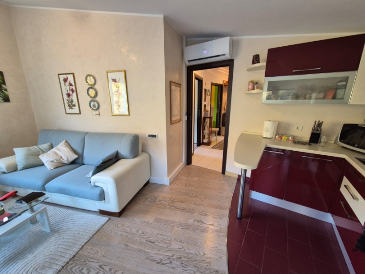 Opatija, 2S+DB s terasom i garažom