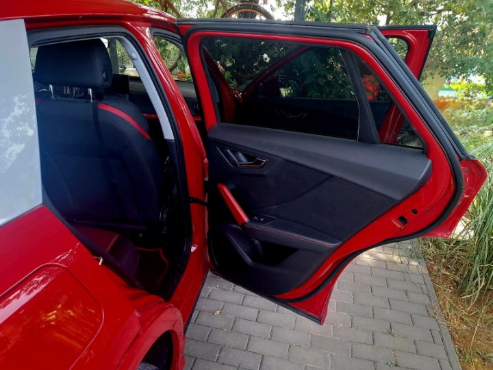 Audi Q2 1.6 TDI Tango-crvena