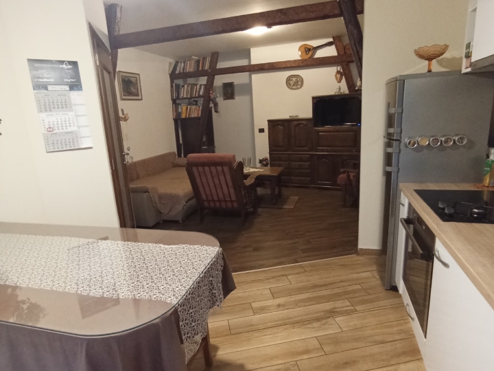 Jednosoban stan 90 m2, prizemlje