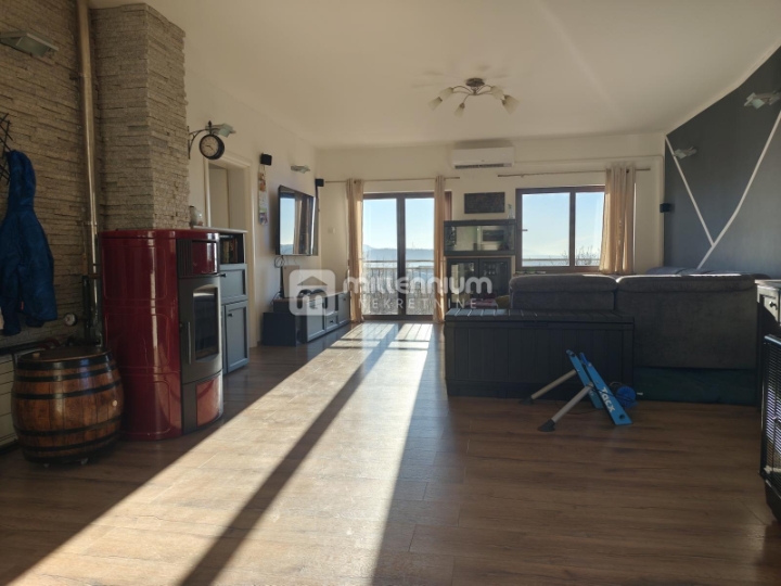 Grobnik, Cernik, 130m2, samostojeća kuća s dva stana