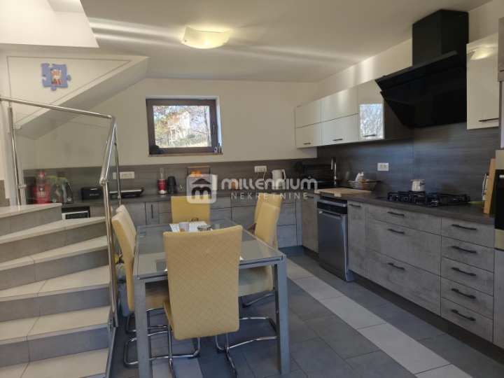 Grobnik, Cernik, 130m2, samostojeća kuća s dva stana