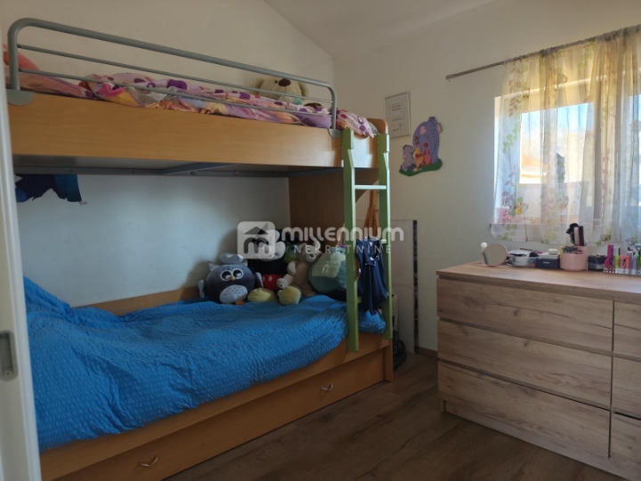 Grobnik, Cernik, 130m2, samostojeća kuća s dva stana