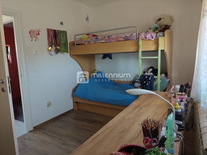 Grobnik, Cernik, 130m2, samostojeća kuća s dva stana