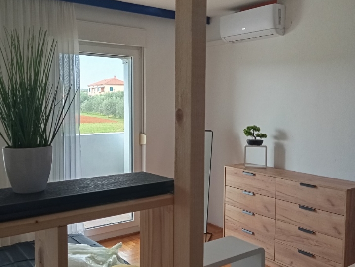 Prodajem studio apartman, Veruda