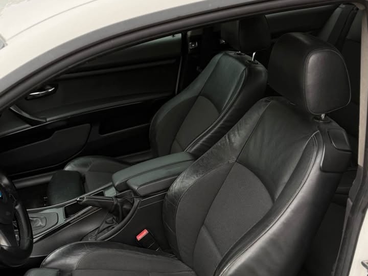 BMW E92 coupe 320D m-sport 335 LOOK