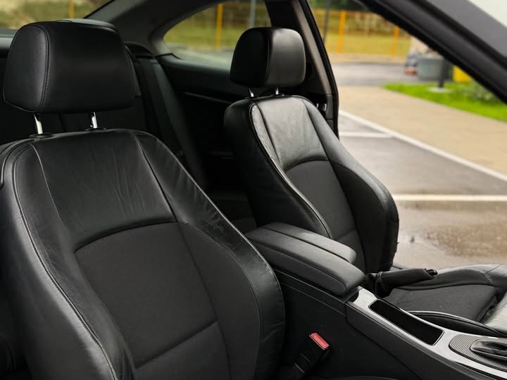 BMW E92 coupe 320D m-sport 335 LOOK