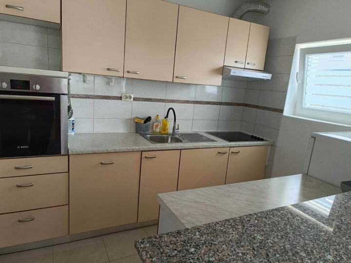 Iznajmljujem stan za radnike