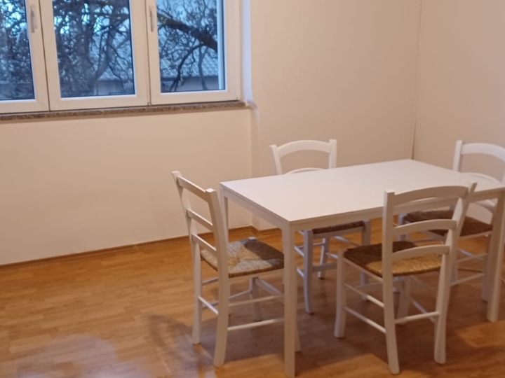 Stan iznad ZTC-a, studenti