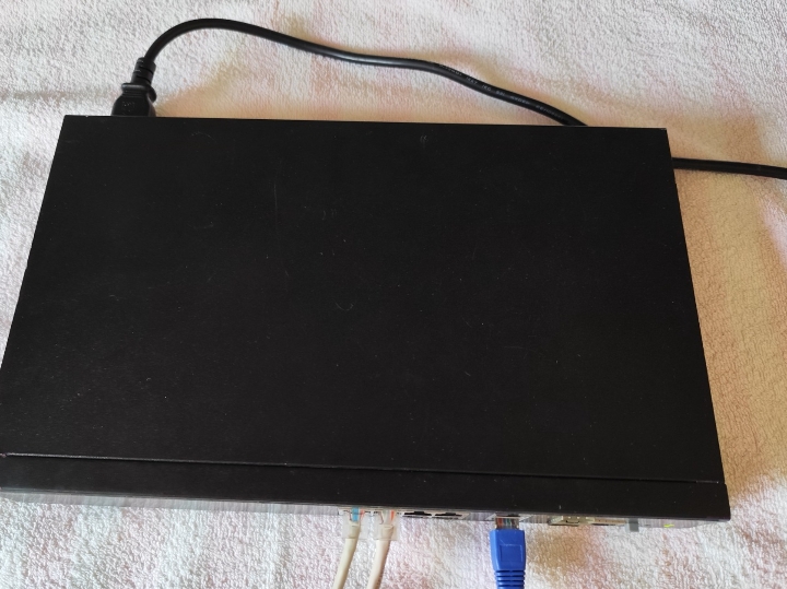 Switch mrežni 8 kanala, POE, gigabitni