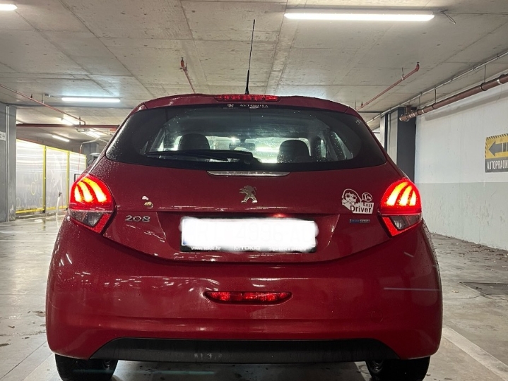 Peugeot 208, reg. god. dana.