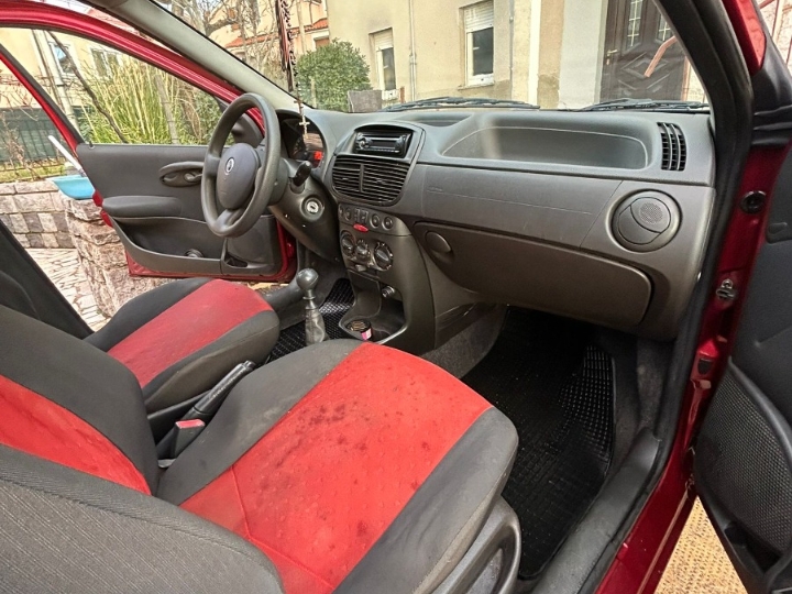 Fiat Punto Amore 1.2, 2005., Hr auto