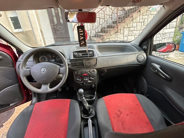 Fiat Punto Amore 1.2, 2005., Hr auto