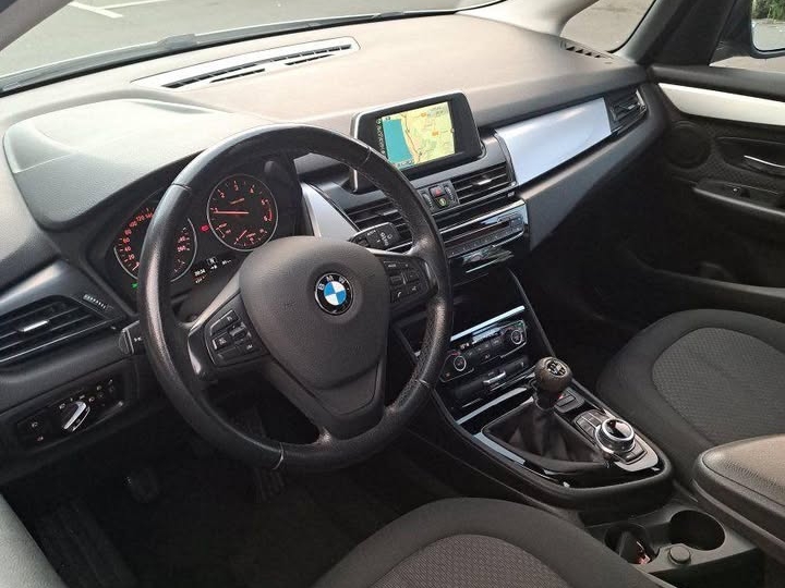 BMW 218d activ tourer