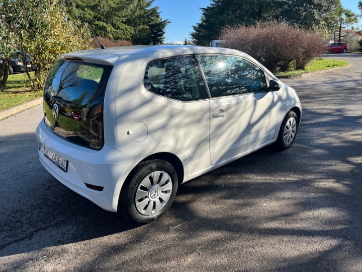 VW UP  1.0