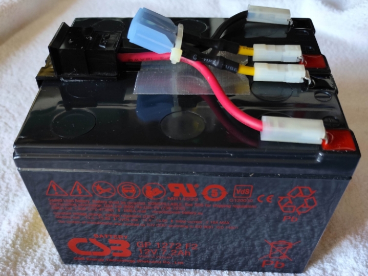 Ups APC Fujitsu  za PC i tehniku