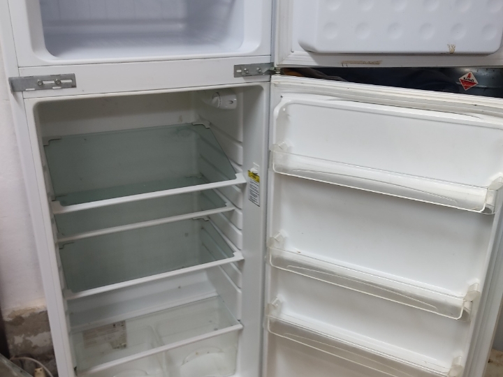 Kombinirani hladnjak Candy ugradben