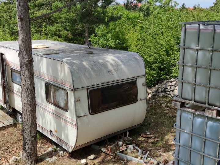 Adria kampica 5 m duga, plus rudo