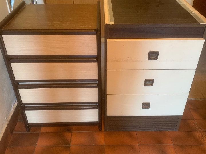 Dva ormarića s ladicama