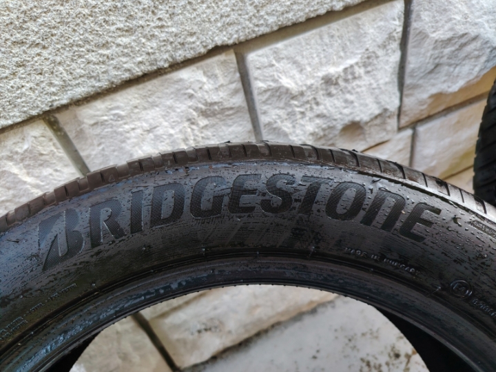 Gume zimske Bridgestone 225/55/19