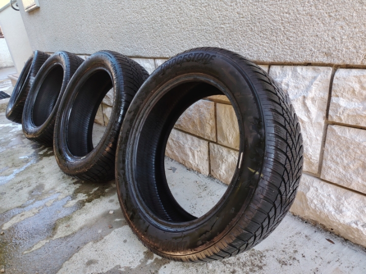 Gume zimske Bridgestone 225/55/19