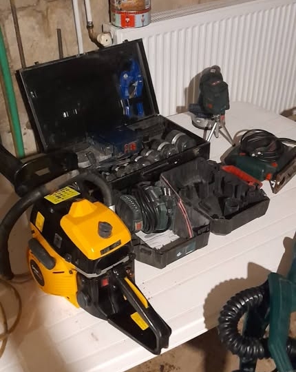 Prodajem sve sa slika komplet!