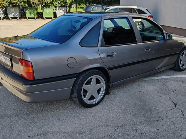Opel Vectra 2.0i GT