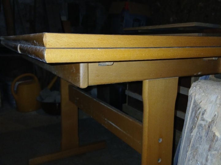 Stol na razvlačenje za blagovaonicu